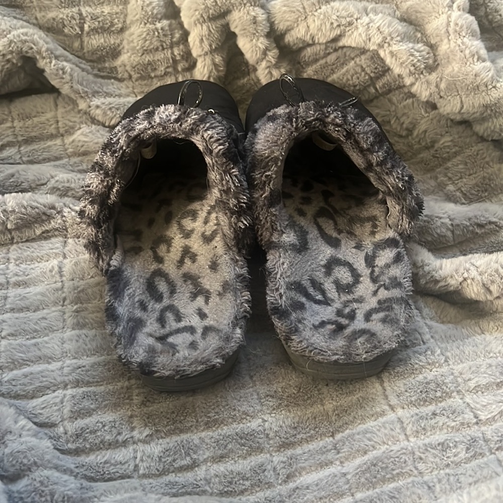 Vionic slippers - Picture 4 of 7